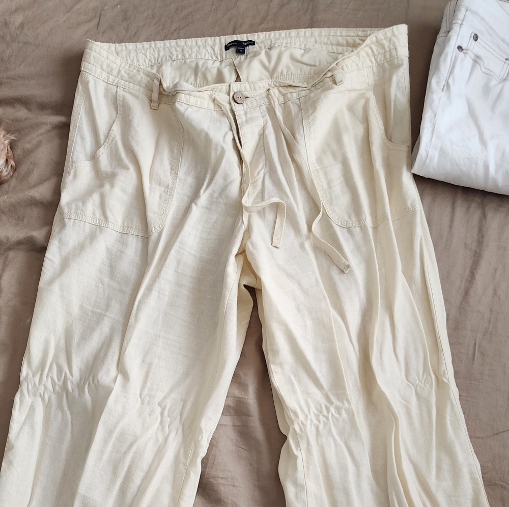 Women Cream Chinos with Subtle Texture and Casual Style